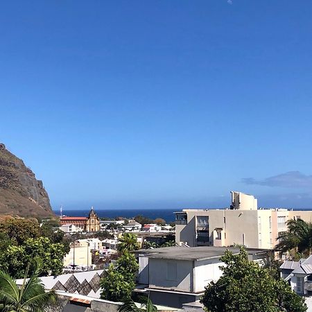 Perle Au Centre Ville Avec Vue Mer Et Montagne แซงต์-เดอนี ภายนอก รูปภาพ